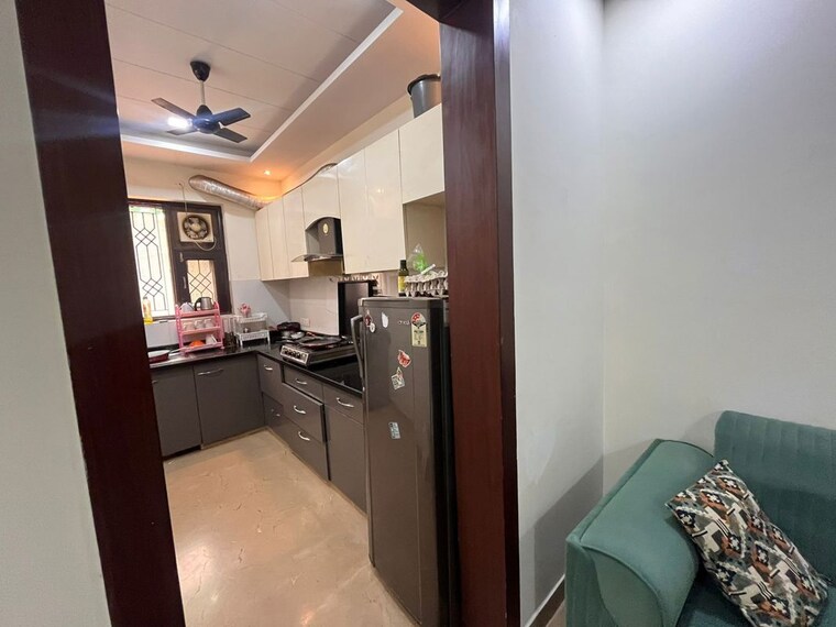 Kitchen, sector 27 2 Bedroom 900 Sq.Ft. Builder Floor In Sector 27 Gurgaon 10660871
