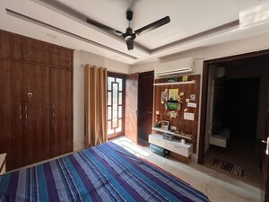 Bedroom in 2 BHK Builder Floor at Sector 27 – for Rent