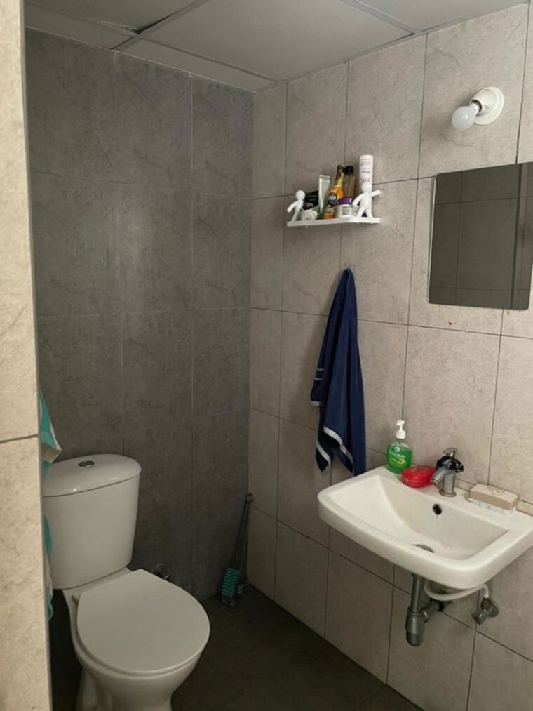 Bathroom, mahaveer-turquoise 1.5 Bedroom 529 Sq.Ft. Apartment In Basapura Bangalore 10660904