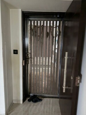 Building Lobby in 4 BHK Apartment at Sector 6 Dwarka – for Rent