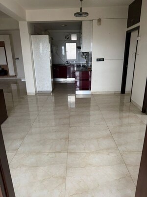 Room in 4 BHK Apartment at Sector 6 Dwarka – for Rent