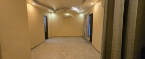 Room in 4 BHK Builder Floor at Green Fields Colony – for Rent