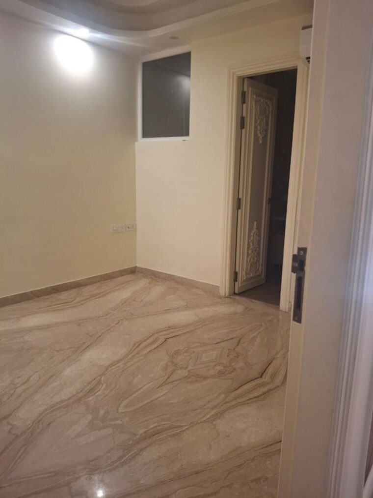 Room, sushant lok i 4 Bedroom 300 Sq.Yd. Builder Floor In Sushant Lok I Gurgaon 10660988