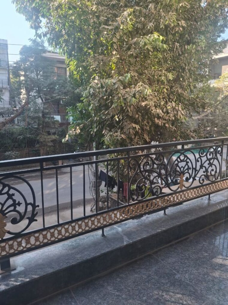 Balcony, sushant lok i 4 Bedroom 300 Sq.Yd. Builder Floor In Sushant Lok I Gurgaon 10660988
