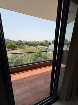 Balcony in 1 BHK Builder Floor at Sector 40 – for Rent