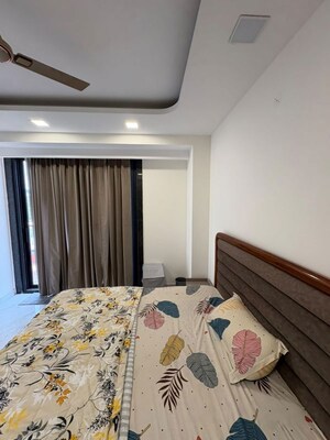 Bedroom in 1 BHK Builder Floor at Sector 39 – for Rent