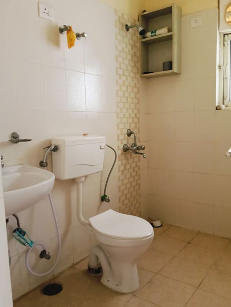 Bathroom, shree-vardhman-mantra 2 Bedroom 800 Sq.Ft. Apartment In Sector 67 Gurgaon 10661016