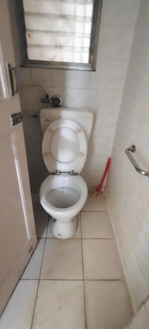 Bathroom in 1 BHK Apartment at Siddharth Estates, Kalyani Nagar – for Rent