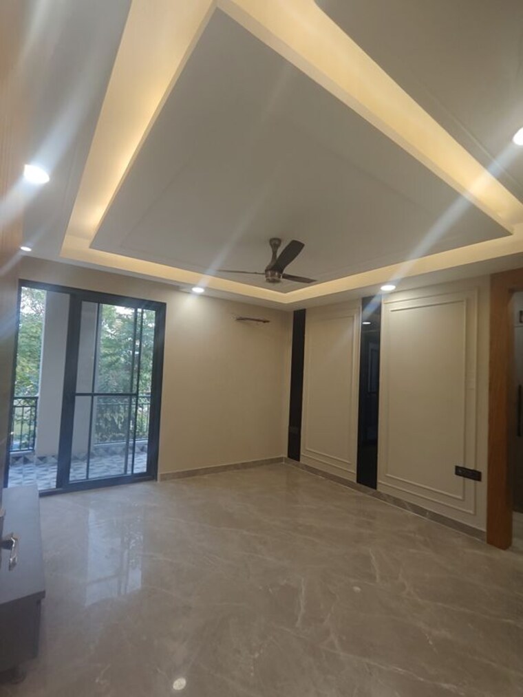 Room, sector 9 4 Bedroom 250 Sq.Yd. Builder Floor In Sector 9 Faridabad 10480406