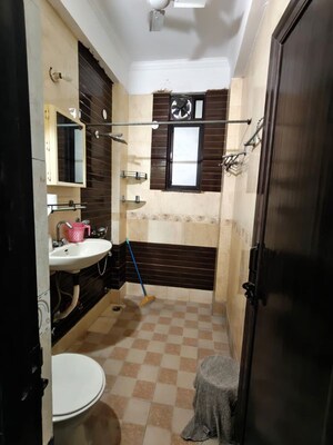 Bathroom in 3 BHK Apartment at Sector 5 Dwarka – for Rent