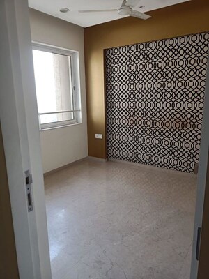 Room in 2 BHK Apartment at Lodha Fiorenza, Goregaon East – for Rent