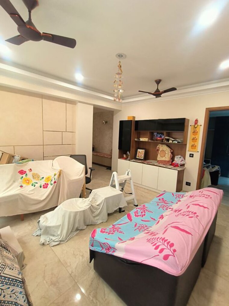Team Area, sushant lok i 3.5 Bedroom 300 Sq.Yd. Builder Floor In Sushant Lok I Gurgaon 10661083