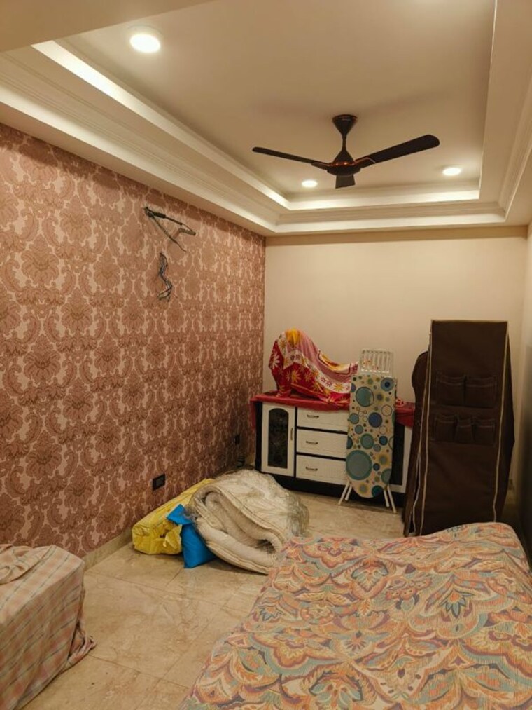 Bedroom, sushant lok i 3.5 Bedroom 300 Sq.Yd. Builder Floor In Sushant Lok I Gurgaon 10661083