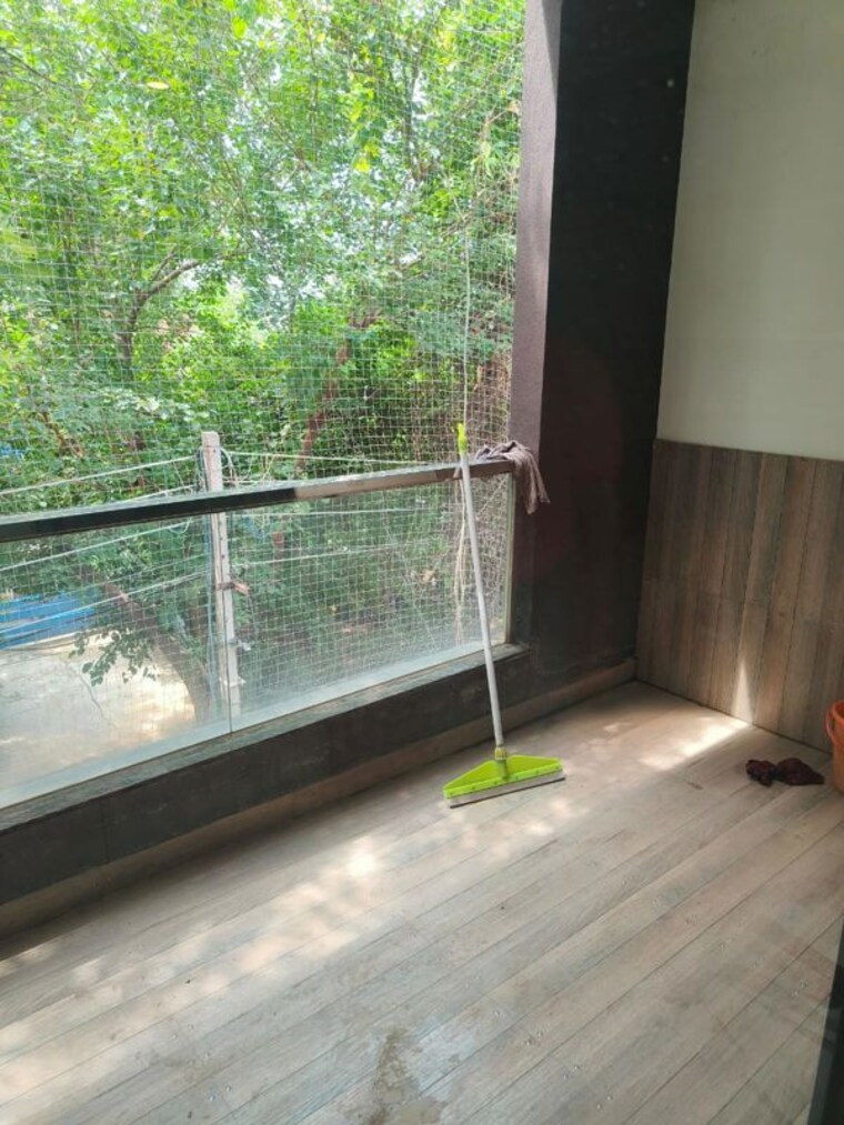 Balcony, sushant lok i 3.5 Bedroom 300 Sq.Yd. Builder Floor In Sushant Lok I Gurgaon 10661083