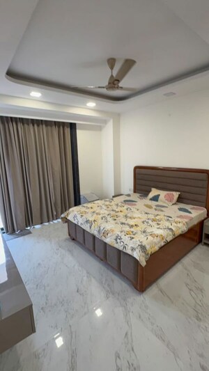 Bedroom in 1 BHK Builder Floor at Sector 38 – for Rent