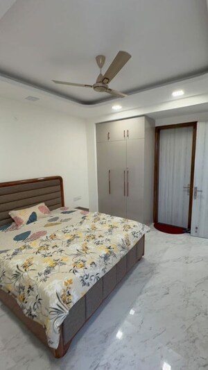 Bedroom in 1 BHK Builder Floor at Sector 38 – for Rent