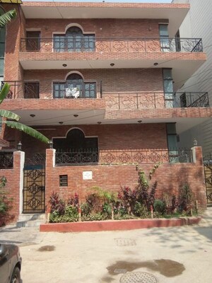 6 BHK Independent House – Exterior View View at Green Park Extension - for Sale