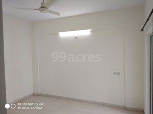 Room in 2 BHK Apartment at Kumar Primavera, Wadgaon Sheri – for Rent