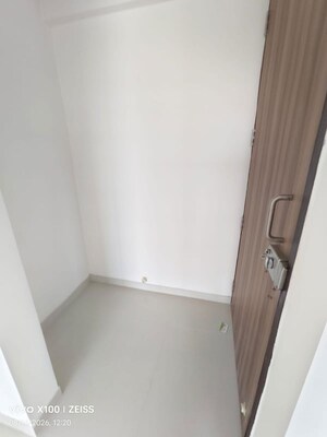 Room in 2.5 BHK Apartment at Ashar Arize, Kalwa – for Rent
