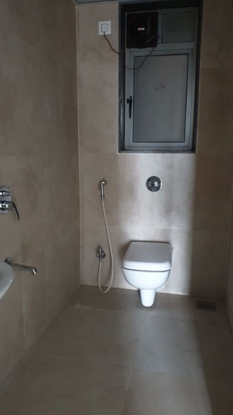 Bathroom, runwal-eirene 2 Bedroom 700 Sq.Ft. Apartment In Balkum Pada Thane 10661132