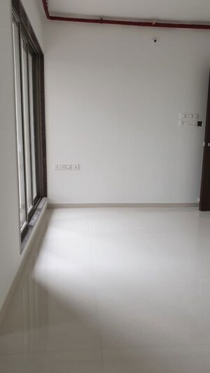 Room in 2 BHK Apartment at Runwal Eirene, Balkum Pada – for Rent