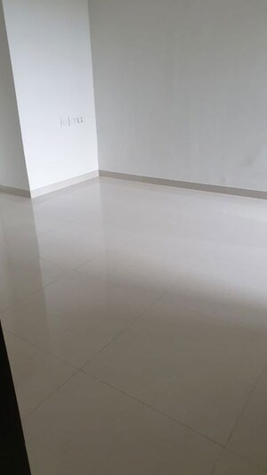 Room in 2 BHK Apartment at Runwal Eirene, Balkum Pada – for Rent