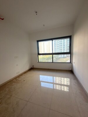 Bedroom in 2 BHK Apartment at Kalpataru Immensa, Kolshet Road – for Rent
