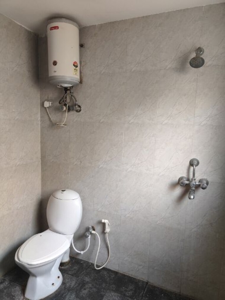 Bathroom, chhatikara Studio 535 Sq.Ft. Apartment In Chhatikara Vrindavan 9882821