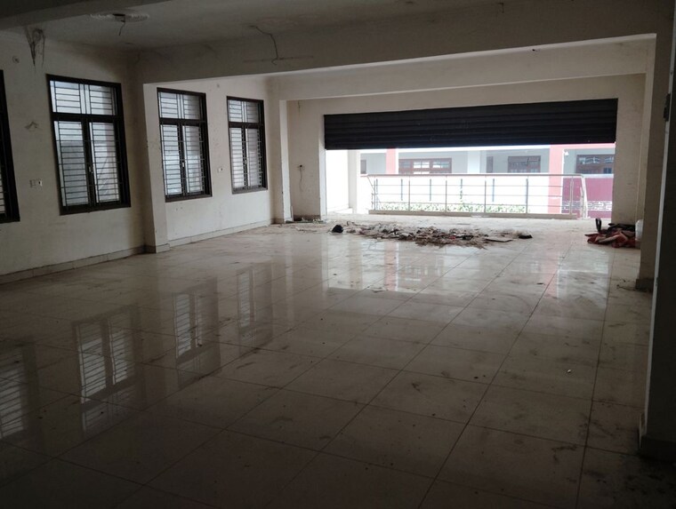  Parking, arjun-enclave-guramba Commercial Office Space 2000 Sq.Ft. In Guramba Lucknow 10661183