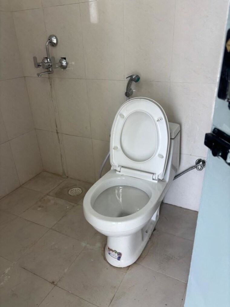 Bathroom, pyramid-midtown 2 Bedroom 699 Sq.Ft. Apartment In Sector 59 Gurgaon 10661204