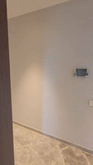 Room in 3 BHK Apartment at Sheth 72 West, Andheri West – for Rent