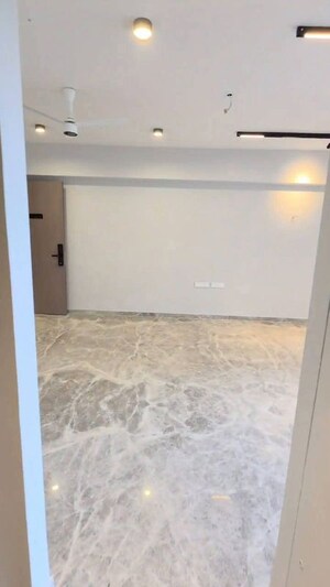 Room in 3 BHK Apartment at Sheth 72 West, Andheri West – for Rent