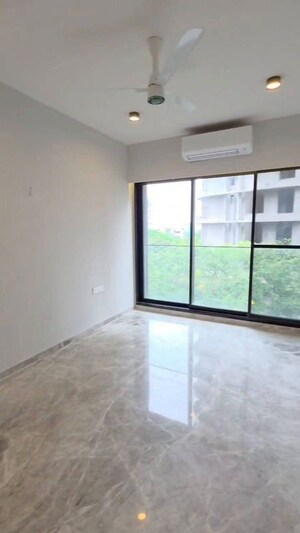 Room in 3 BHK Apartment at Sheth 72 West, Andheri West – for Rent