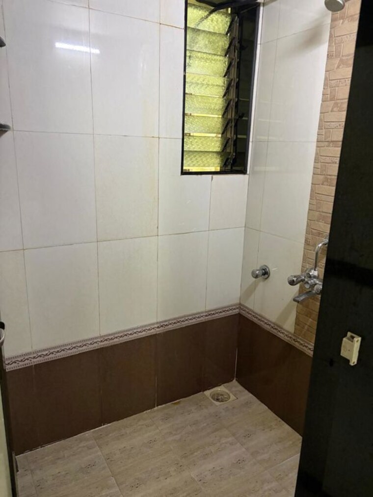 Bathroom, drug-employees-chs 1 Bedroom 580 Sq.Ft. Apartment In Samata Nagar Thane 10661185