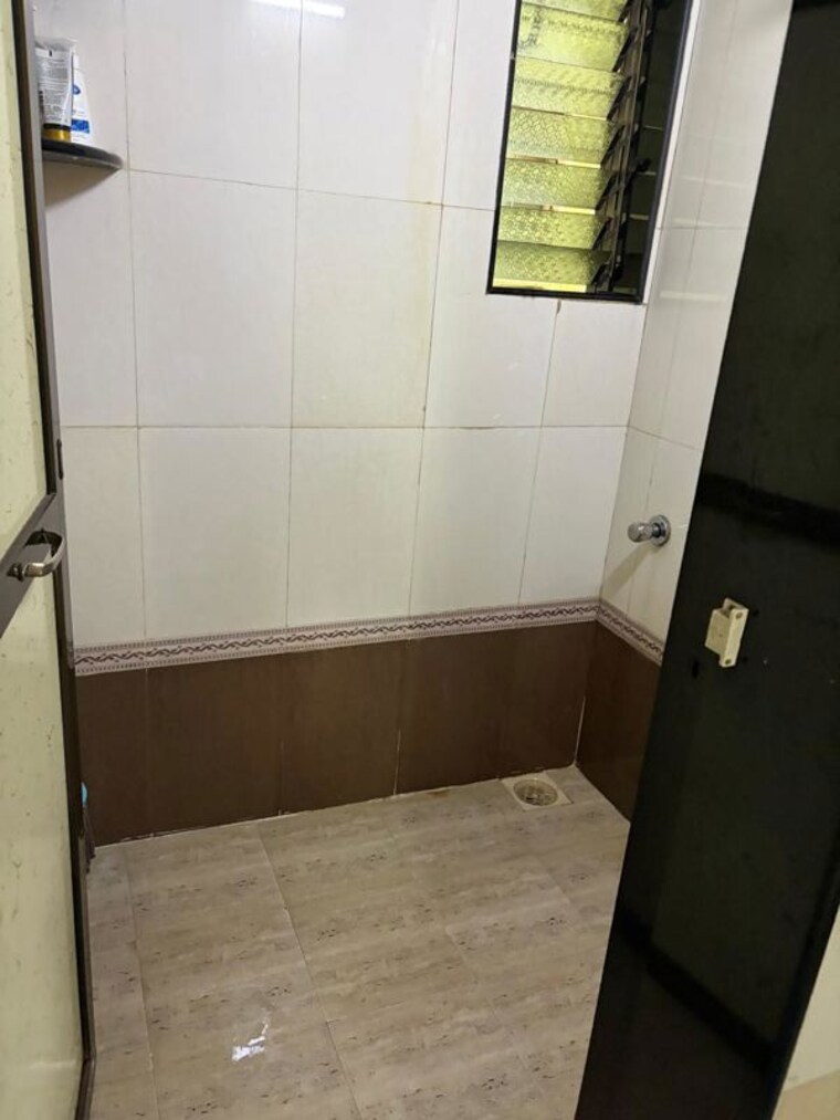 Bathroom, drug-employees-chs 1 Bedroom 580 Sq.Ft. Apartment In Samata Nagar Thane 10661185