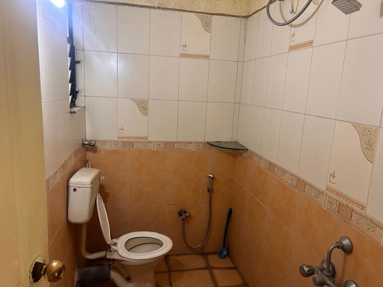Bathroom, goel-ganga-orchard 2 Bedroom 1049 Sq.Ft. Apartment In Mundhwa Pune 10661199
