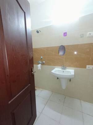 Bathroom in 3.5 BHK Villa at Amrapali Leisure Valley – for Rent