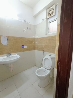 Bathroom in 3.5 BHK Villa at Amrapali Leisure Valley – for Rent