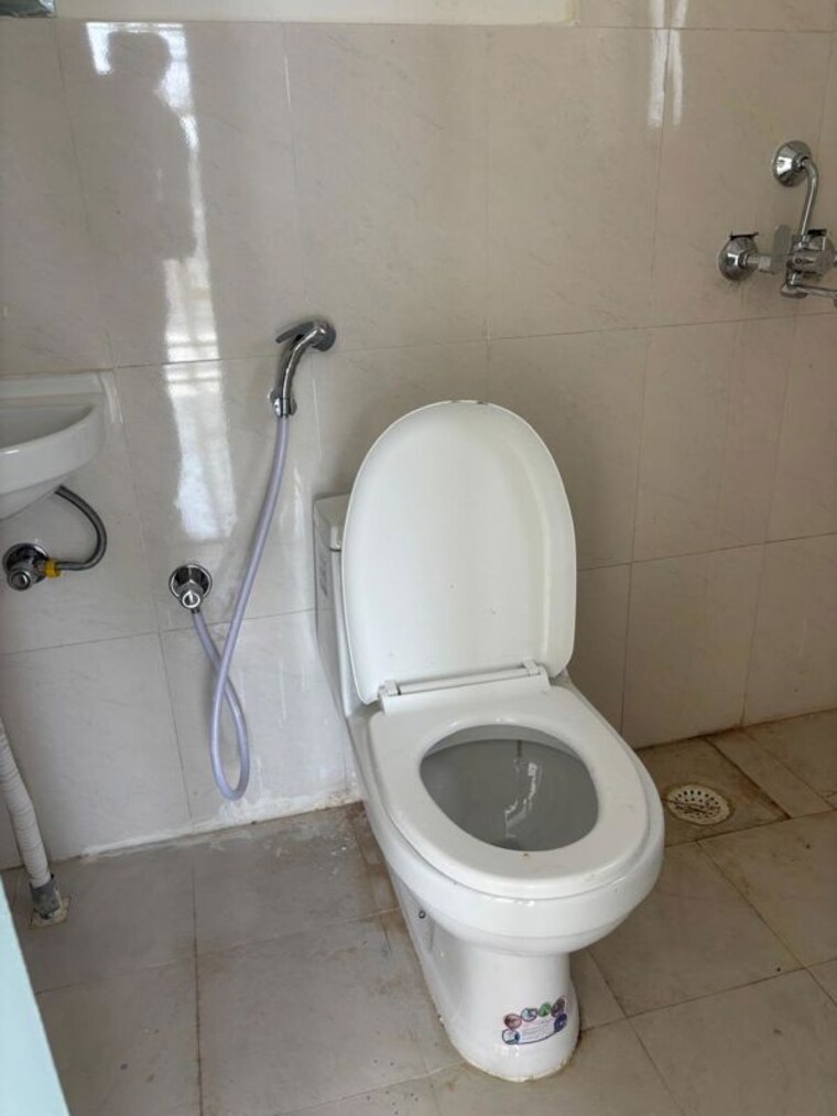 Bathroom, pyramid-midtown 2 Bedroom 678 Sq.Ft. Apartment In Sector 59 Gurgaon 10661225