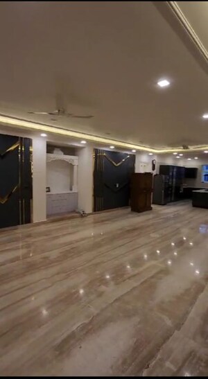 Hall in 4 BHK Builder Floor at BPTP Eden Estate, Sector 81 – for Sale