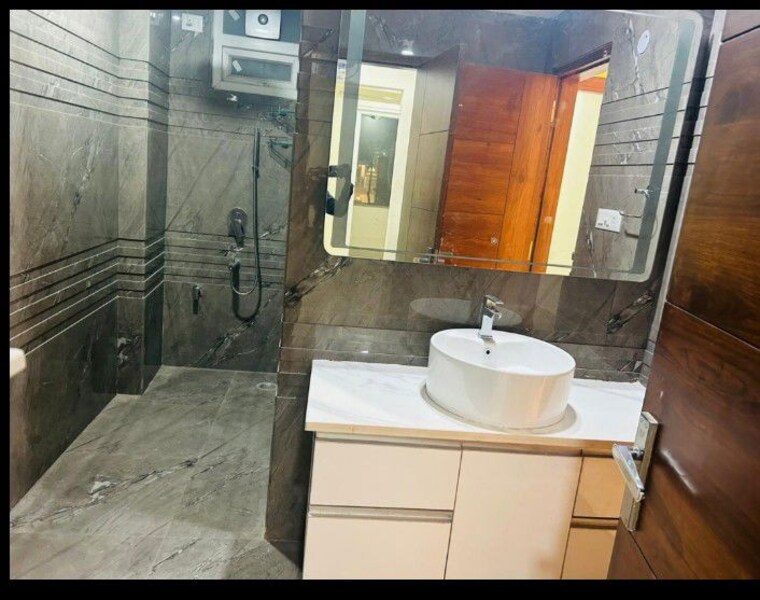 Bathroom, bptp-eden-estate 4 Bedroom 270 Sq.Yd. Builder Floor In Sector 81 Faridabad 10466868