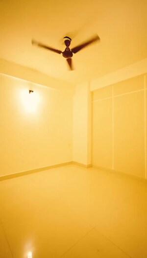Room in 2 BHK Apartment at Meenal Balmukund Residency, Raj Nagar Extension – for Rent