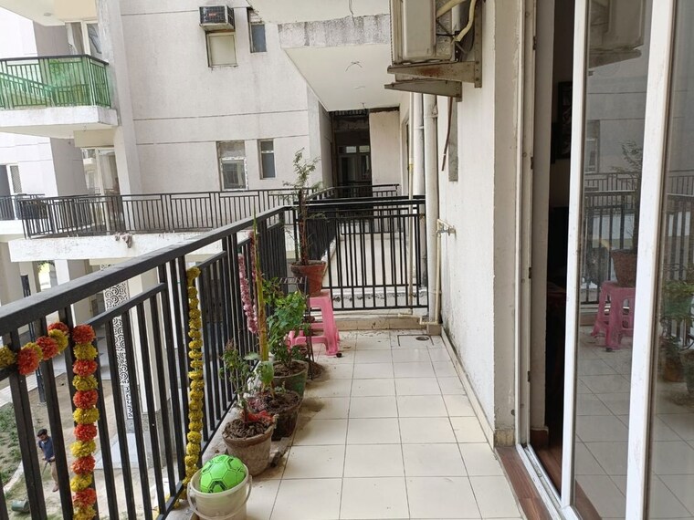 Balcony, gaur-city-2-11th-avenue 4 Bedroom 1880 Sq.Ft. Apartment In Sector 16c Greater Noida Greater Noida 10661251