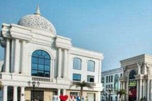  Showroom – Exterior View View at Omaxe World Street, Sector 79 - for Rent