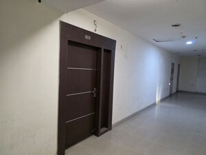 Room in  Office Space at Unitech Arcadia, South City 2 – for Rent