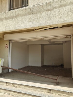 Room in  Shop at Dosti Greater Thane, Kalher – for Sale