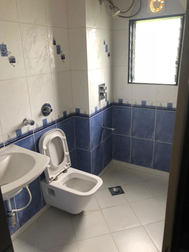 Bathroom, shiv-bhagtani-manor-3b-chs 2 Bedroom 1000 Sq.Ft. Apartment In Chandivali Mumbai 10661407