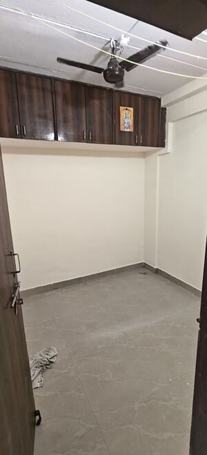 Room in 1 BHK Apartment at Shri Ram Mill, Worli – for Rent