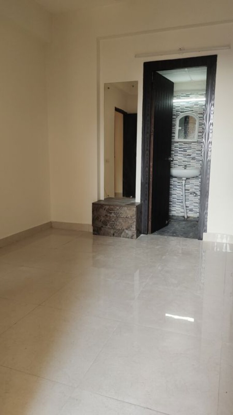 Room, signature-global-the-roselia 2 Bedroom 800 Sq.Ft. Apartment In Sector 95a Gurgaon 10661405