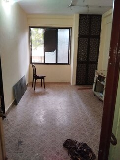 1 RkApartment For Rent in Kandivali West